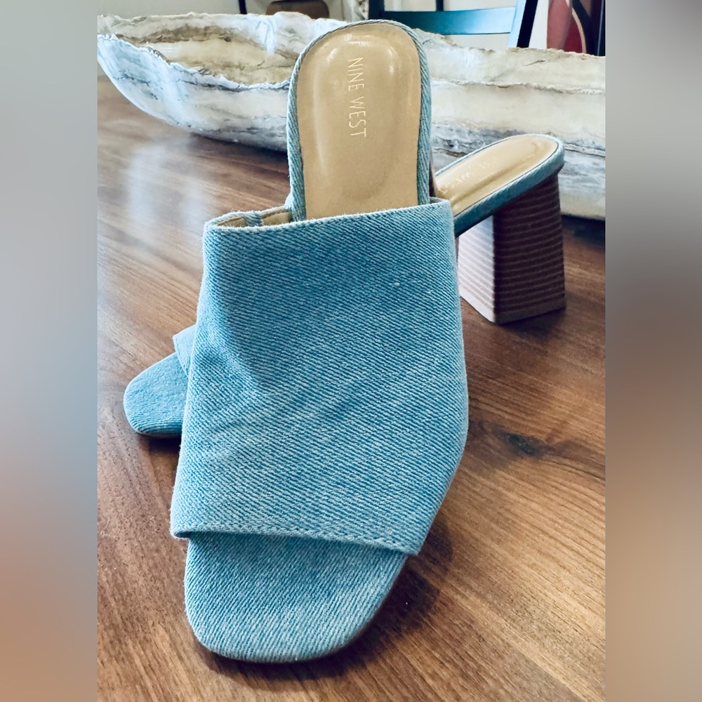 NWT Nine West size 9.5 Denim Slides Mules 3 inch Block Heel Scandi Normgirl
